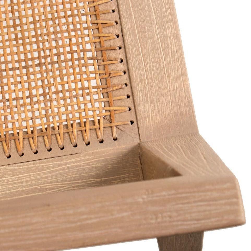 Panca moderna in rattan naturale