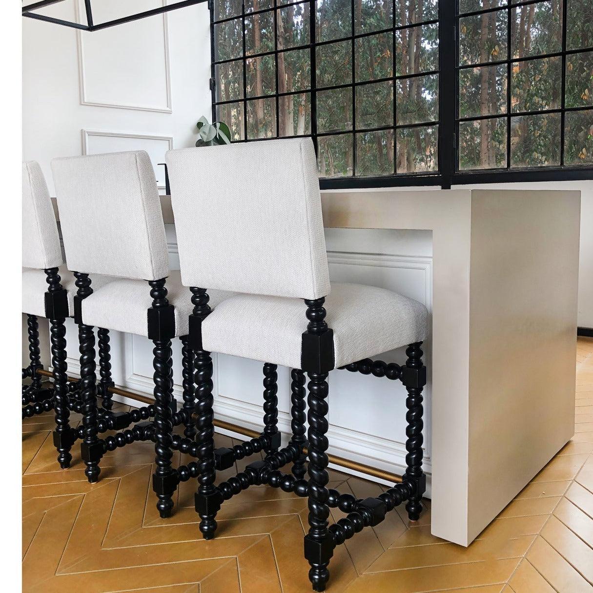 Sgabello da bar spagnolo con gamba a spirale