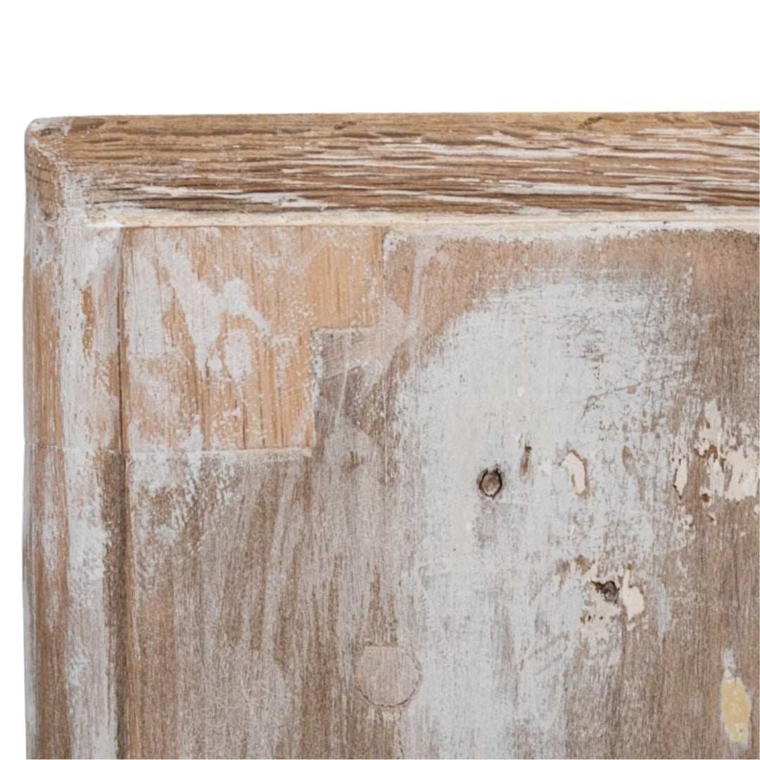 Mobiletto antico francese in rovina, circa 1900