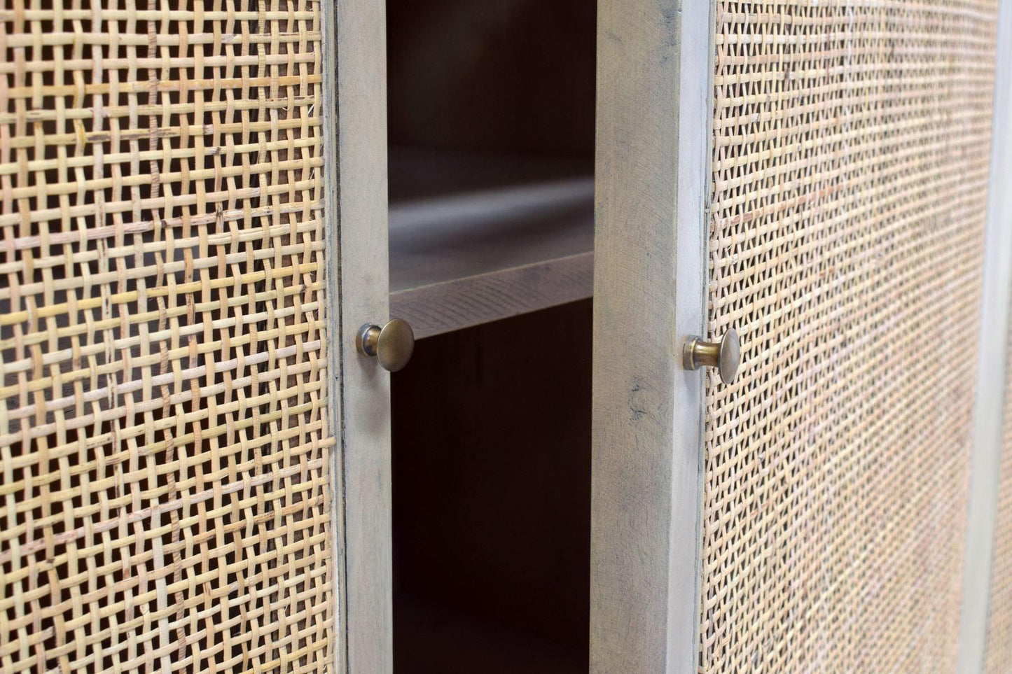 Credenza a 4 ante in rattan marrone costiero