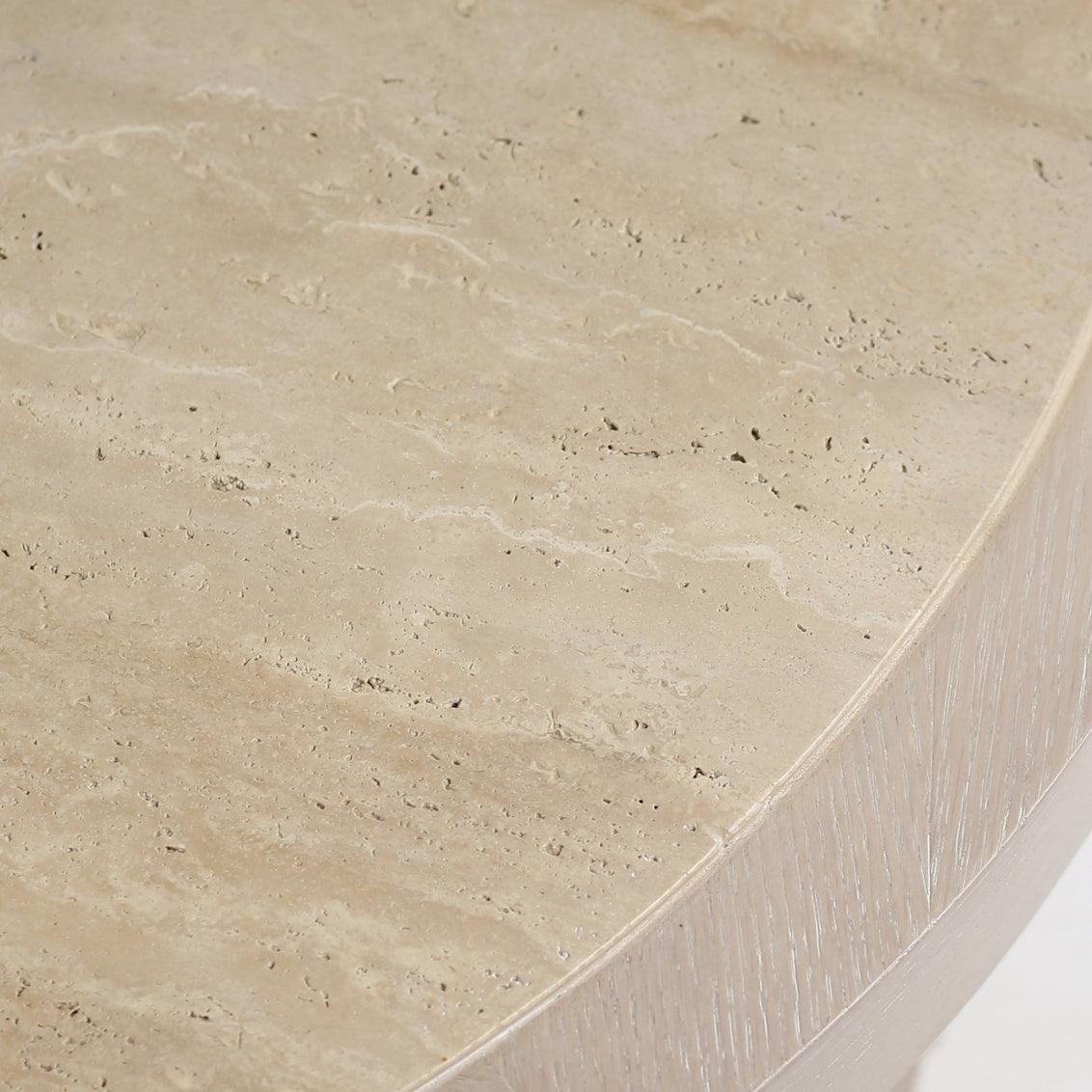 Tavolino da caffè con piano in travertino rigato