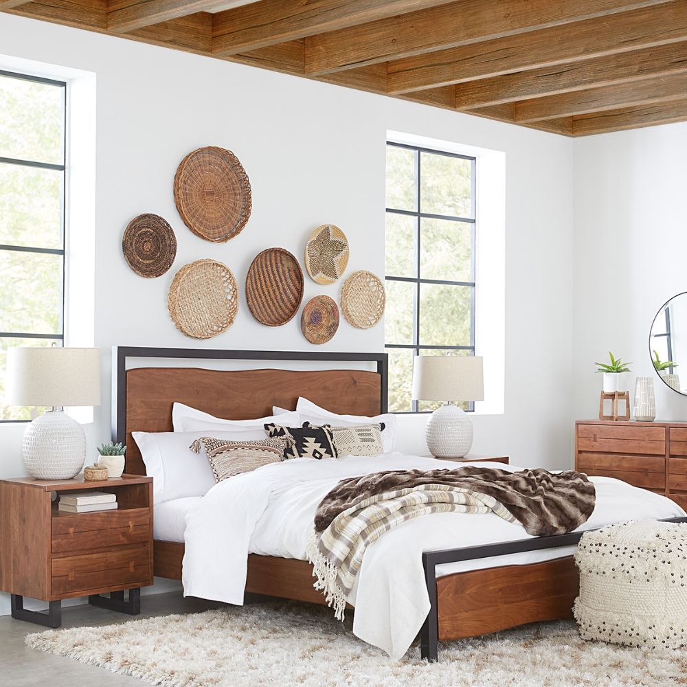 Letto rustico in legno di acacia e ferro