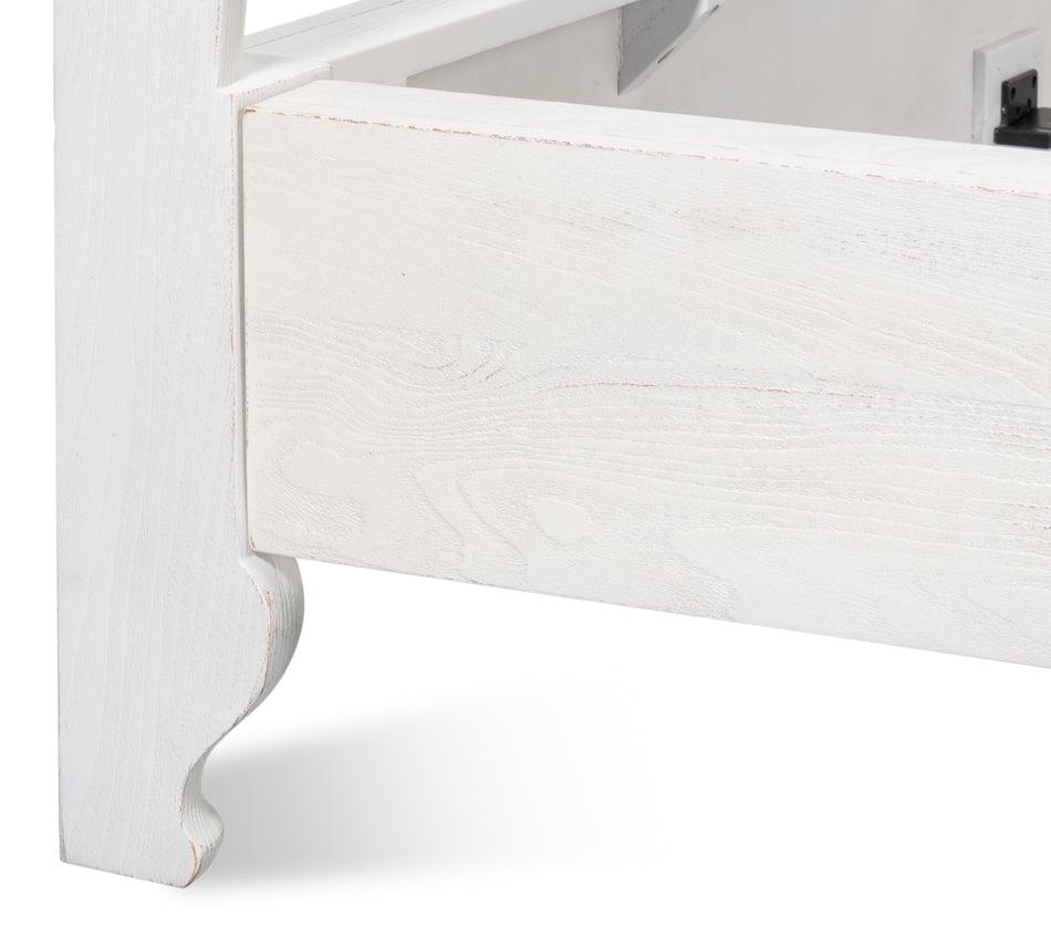 Letto a baldacchino in stile fattoria imbiancato