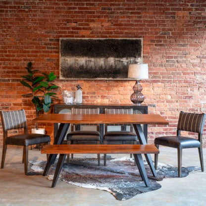 Panca con gambe inclinate in metallo acacia