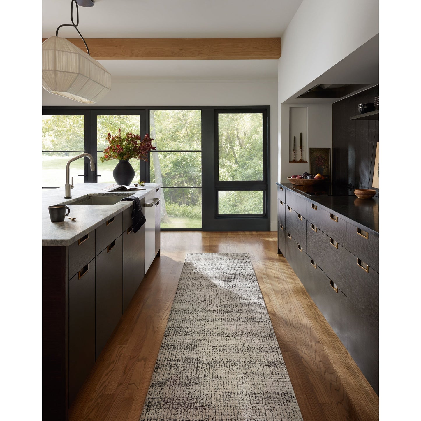 Tappeto moderno astratto Harrison di Alexander Home