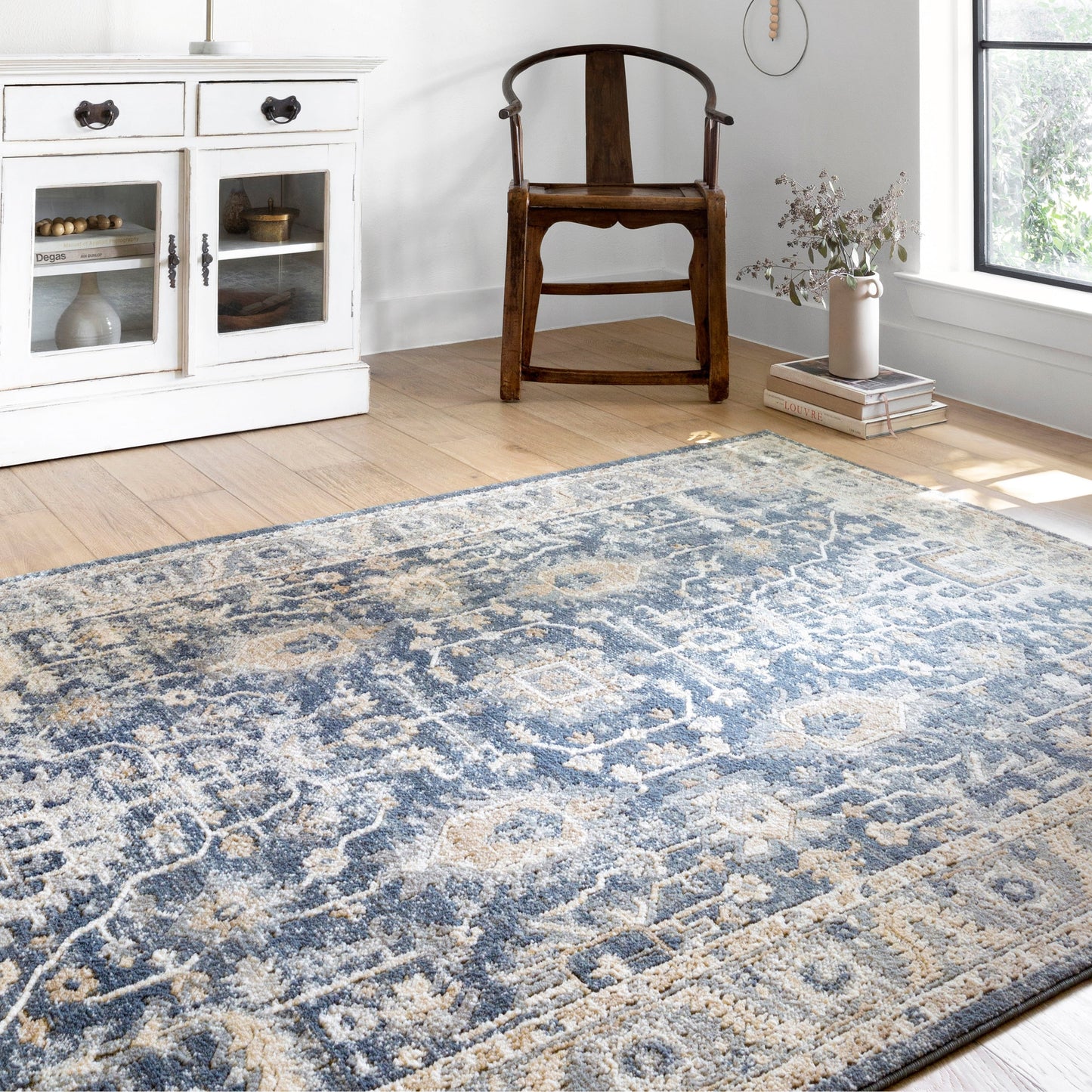 Tappeto tradizionale ornamentale in ferro battuto Josefina di Alexander Home