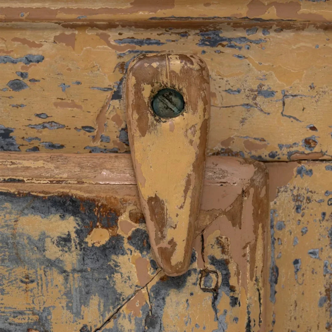 Antica credenza francese in stile provinciale in patina, circa 1830