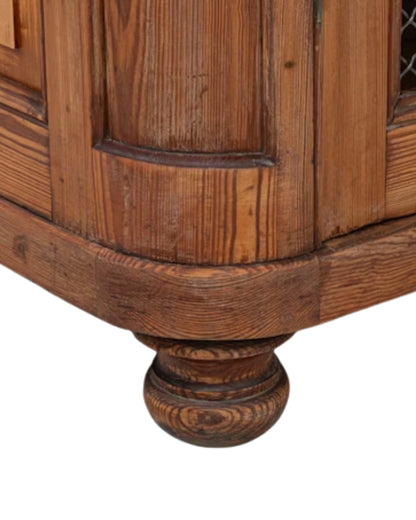 Antico mobiletto francese in legno con rete metallica, circa 1860