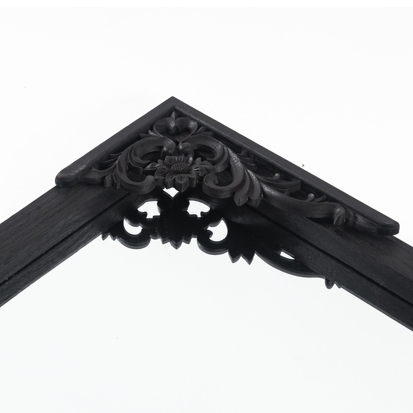 Specchio da pavimento intagliato in legno massello a tutta lunghezza ad arco