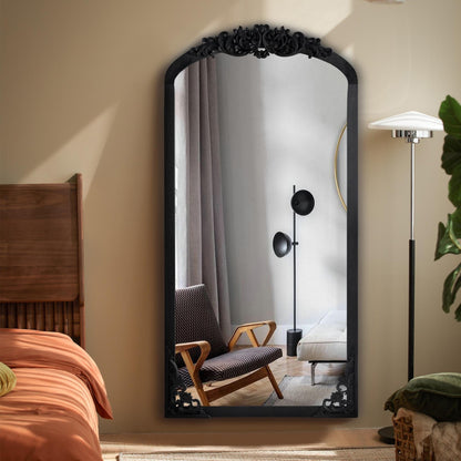 Specchio da pavimento intagliato in legno massello a tutta lunghezza ad arco