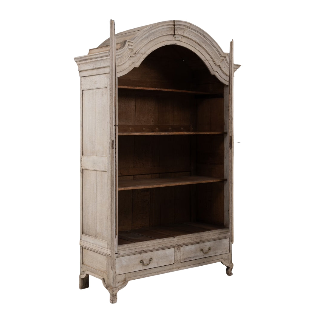 Mobiletto francese decorato ad arco con ante in rete metallica, circa 1860