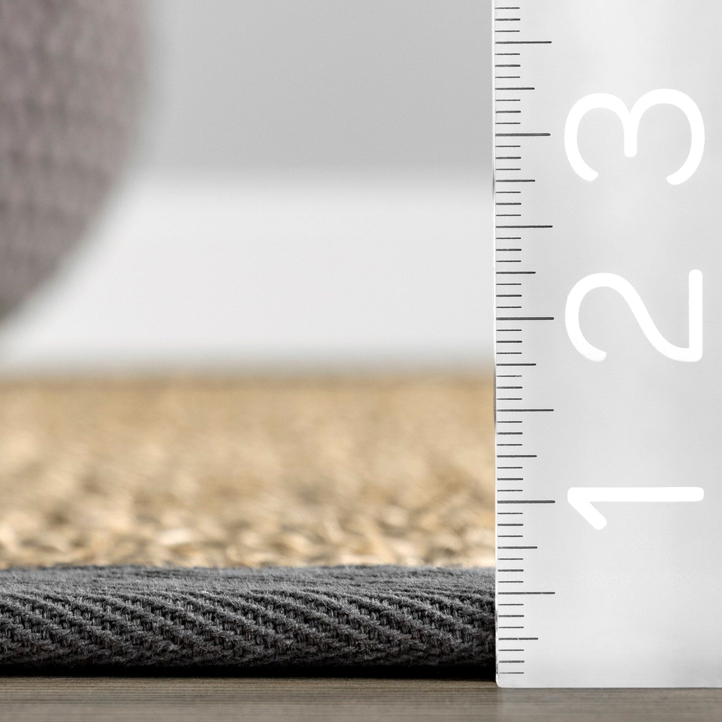 Tappeto casual Nuloom Kiana con bordo in erba marina