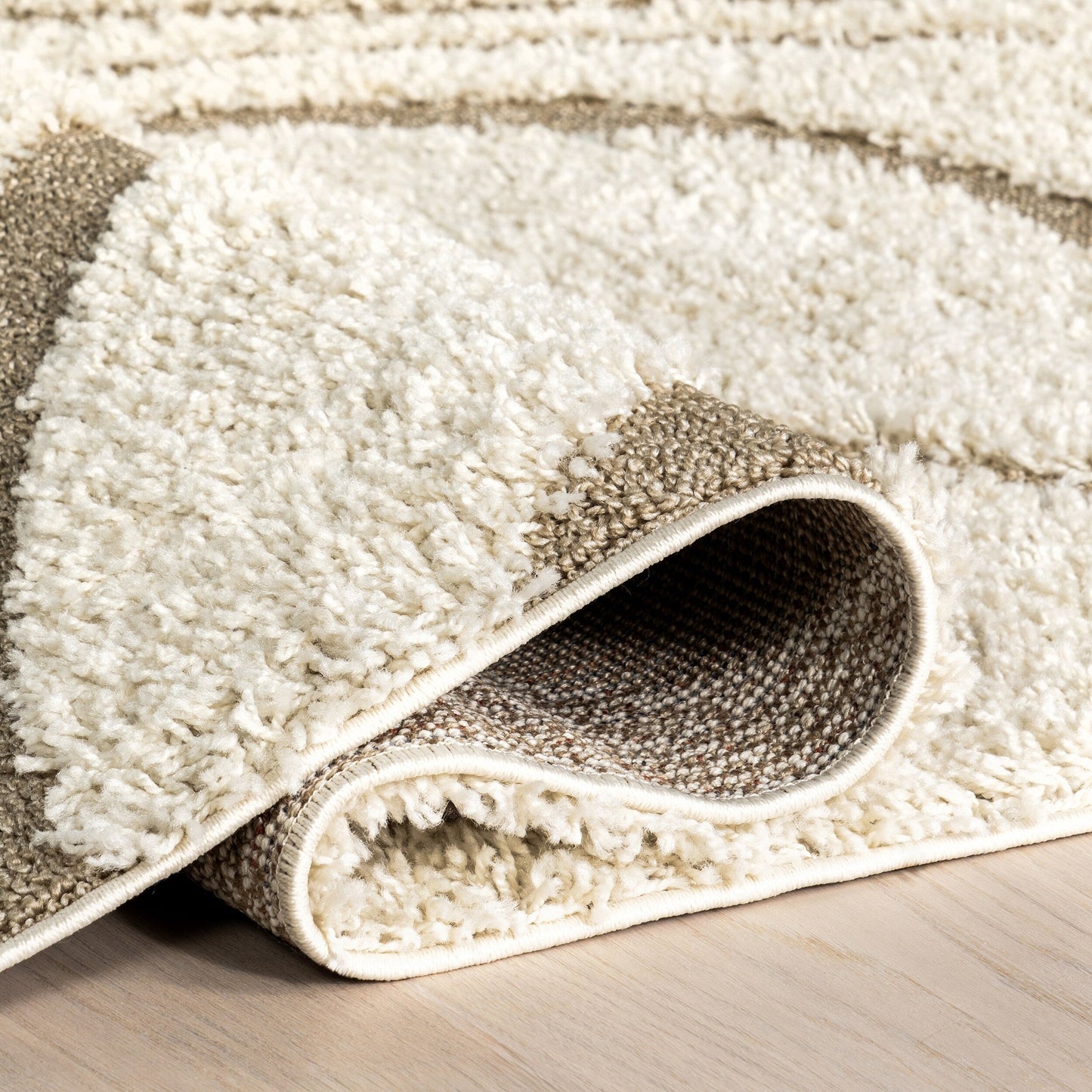 Tappeto a pelo lungo Nuloom Krista Contemporary Swirls