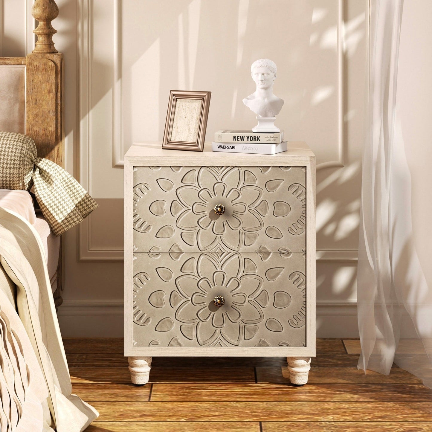 Comodino in legno massello con cassetti e motivo marrone vintage COSIEST