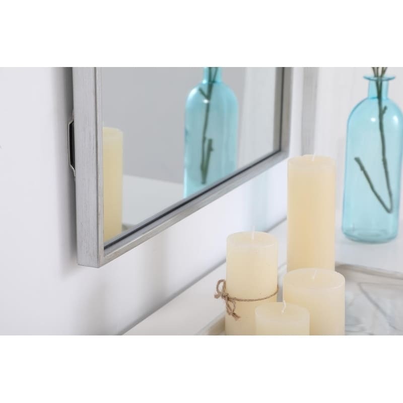 Specchio rettangolare con cornice in metallo Carson Carrington Salsnas