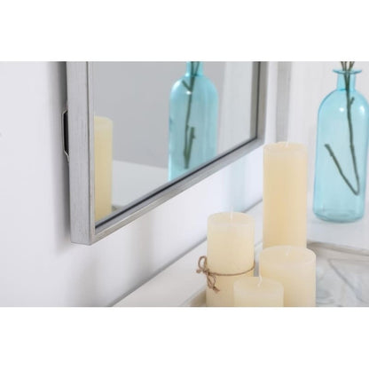 Specchio rettangolare con cornice in metallo Carson Carrington Salsnas