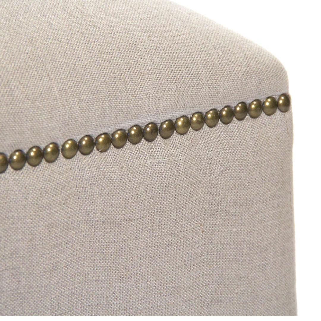 Sgabello cubico color crema