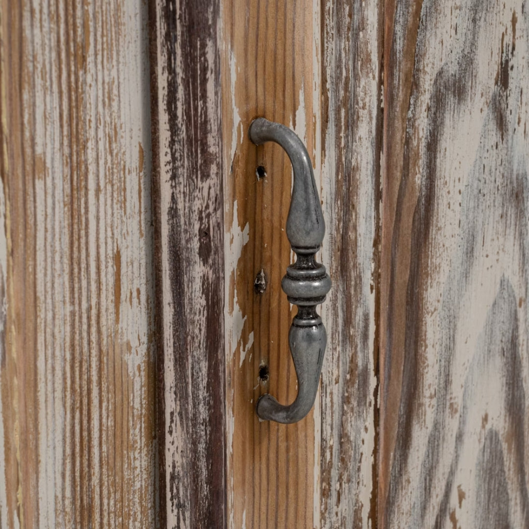 Mobiletto antico francese in rovina, circa 1900