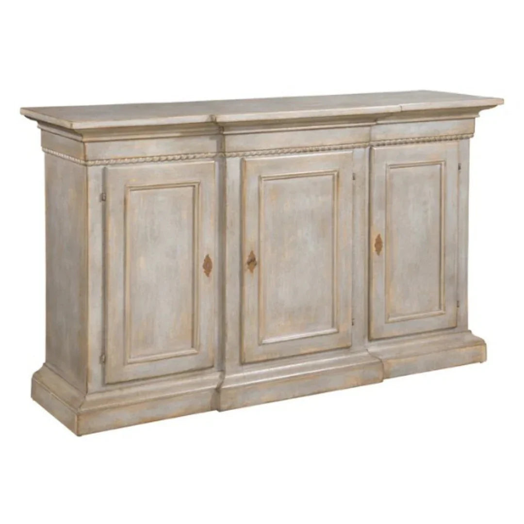 Credenza a tre ante in stile anticato
