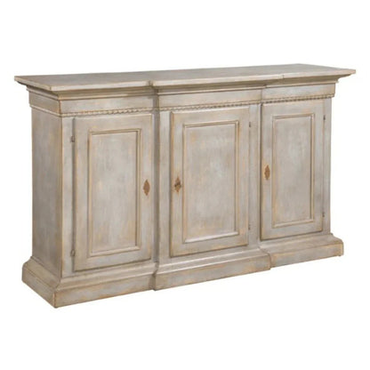 Credenza a tre ante in stile anticato