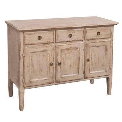 Credenza rustica color crema in stile fattoria