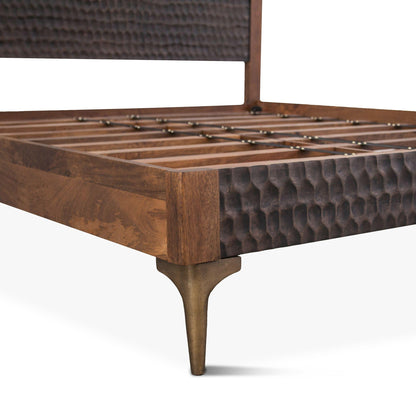 Letto bicolore in legno rustico e ferro