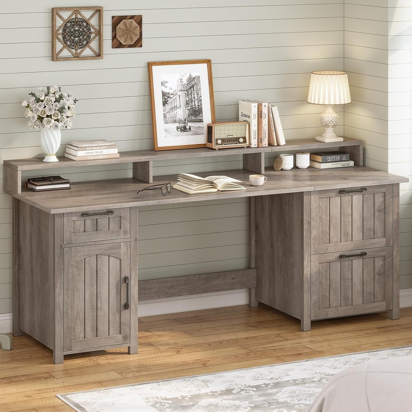 Scrivania direzionale Farmhouse Scrivania per ufficio domestico Cassetto per archivi Supporto per monitor Presa di corrente