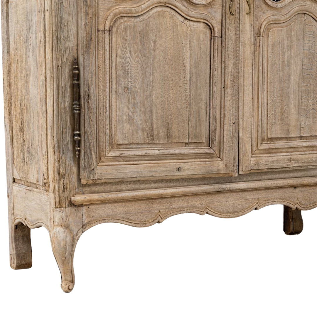 Mobiletto francese in rovere massello con ante a rete, circa 1840