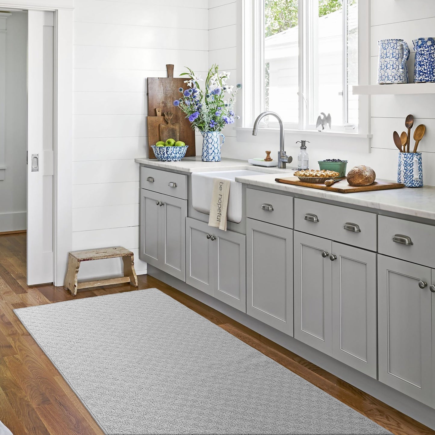 Tappeto da interni solido a medaglione Garland Rug