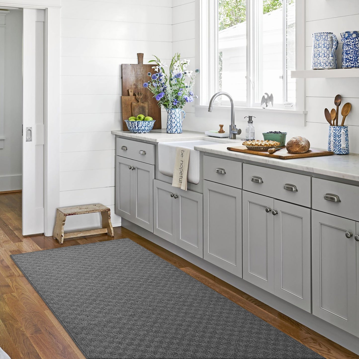 Tappeto da interni solido a medaglione Garland Rug