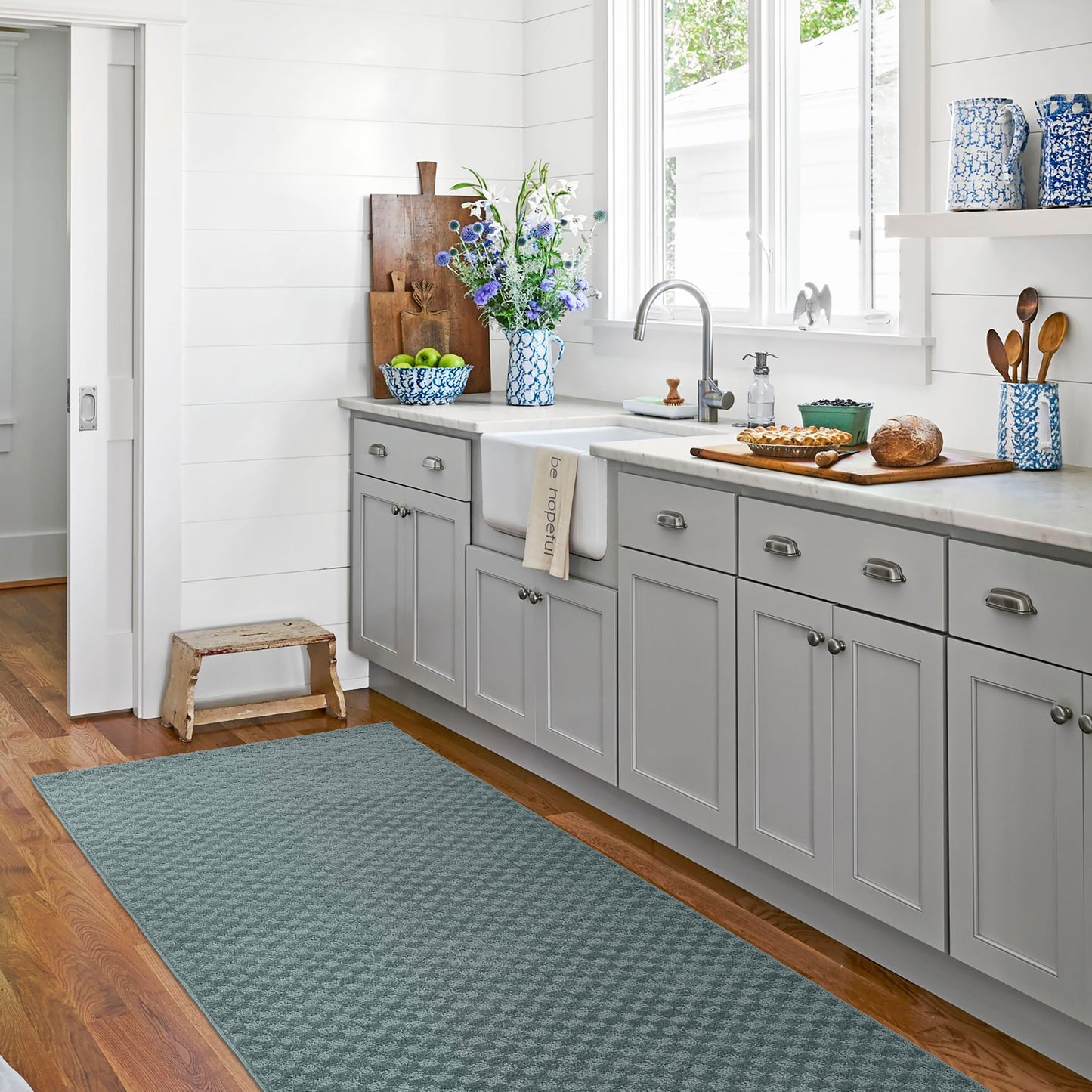 Tappeto da interni solido a medaglione Garland Rug