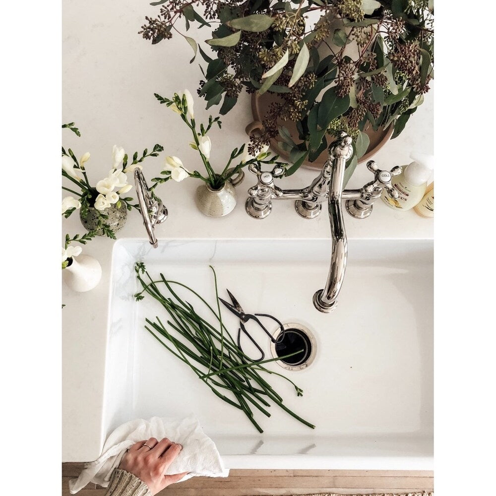 Rubinetto da cucina Kingston Brass Heritage Bridge con spruzzatore in ottone