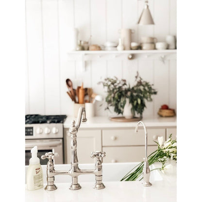 Rubinetto da cucina Kingston Brass Heritage Bridge con spruzzatore in ottone