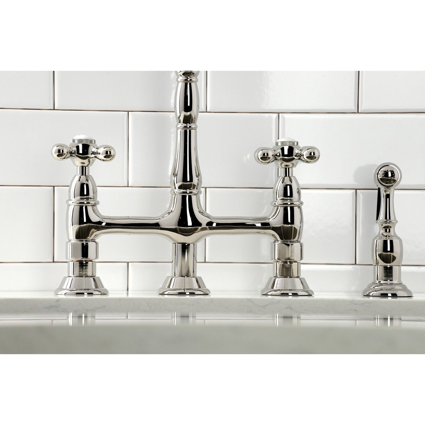 Rubinetto da cucina Heritage Bridge con spruzzatore in ottone