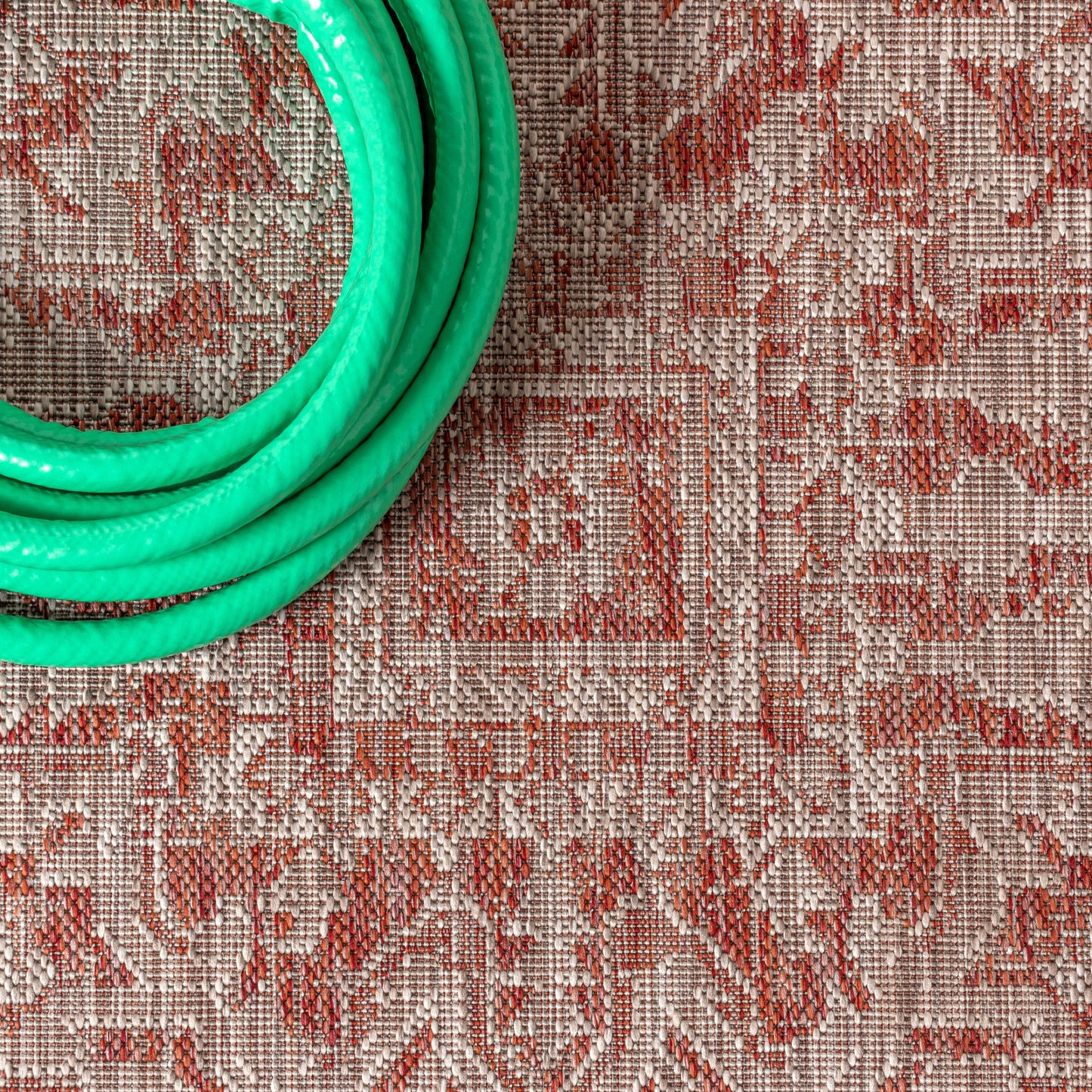 Tappeto per interni/esterni JONATHAN Y Charleston Medallion