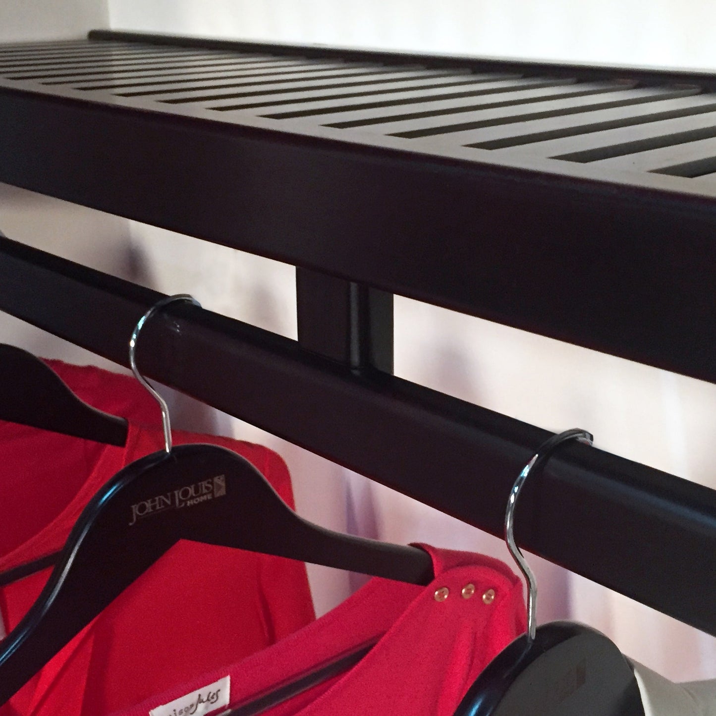 Sistema di armadiatura Simplicity Reach-In in legno massello John Louis Home Espresso