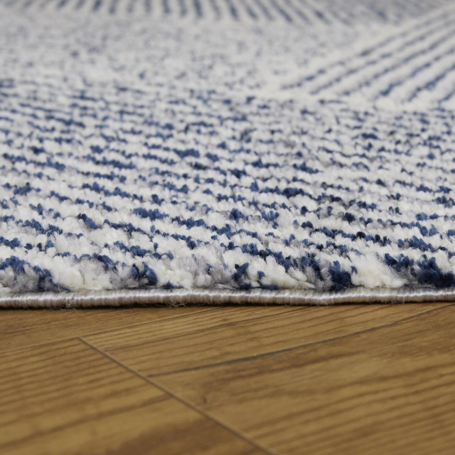 Tappeto moderno Larsen a righe varie