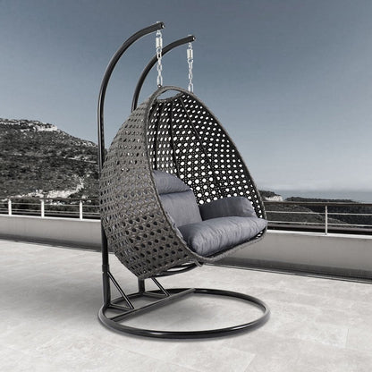 Sedia a forma di uovo sospesa LeisureMod per 2 persone con supporto - Amaca da esterno/interno in rattan e vimini per patio con cuscini
