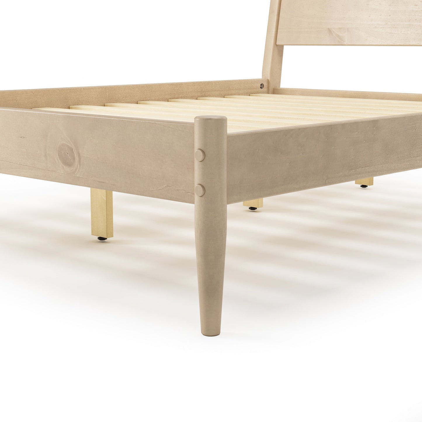 Letto a pannelli di metà secolo