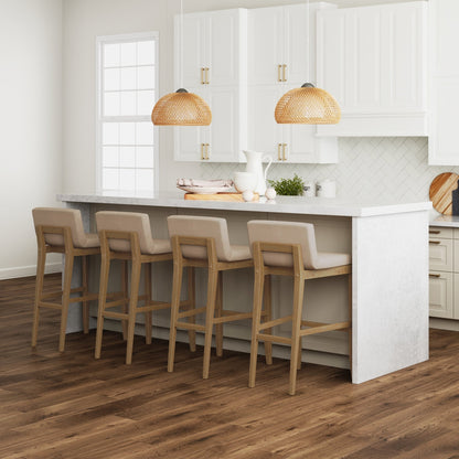 Sgabello da bar moderno Gracie, sedia imbottita in bouclé e gambe in legno spazzolato