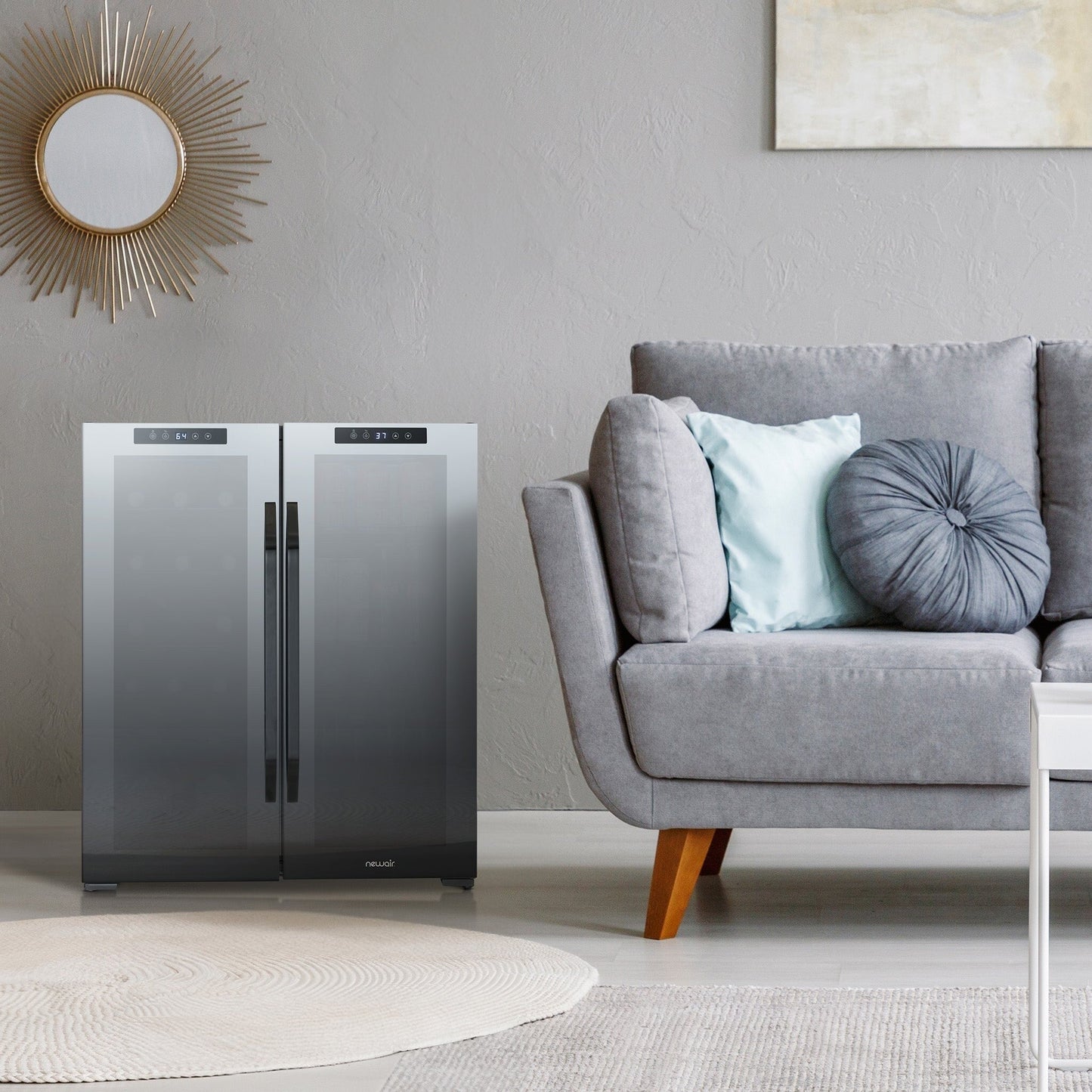 Frigorifero per vino e bevande Newair, 18 bottiglie e 59 lattine, doppia zona di temperatura, indipendente, controllo digitale della temperatura