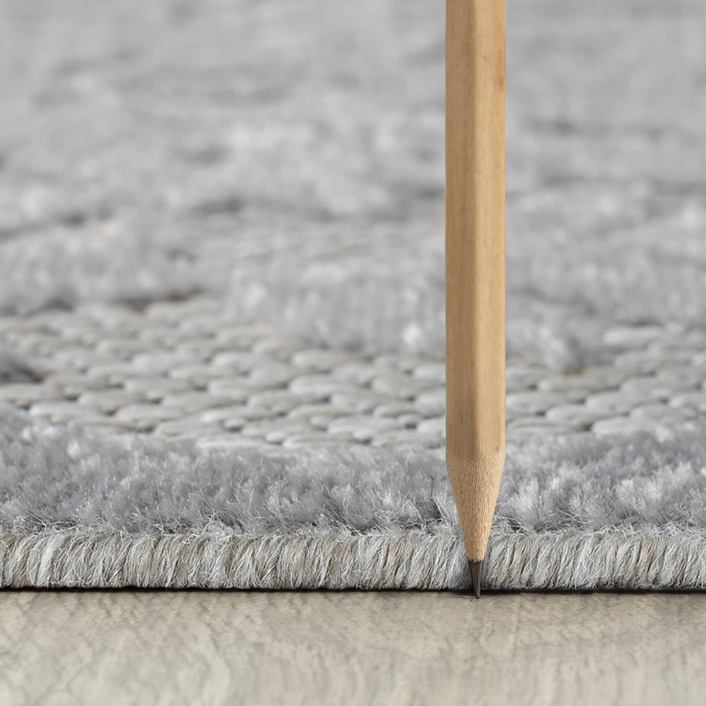 Tappeto da interno/esterno con motivo floreale costiero di origine.