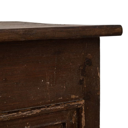 Piccolo mobiletto neogotico con motivi a quadrifoglio, circa 1900