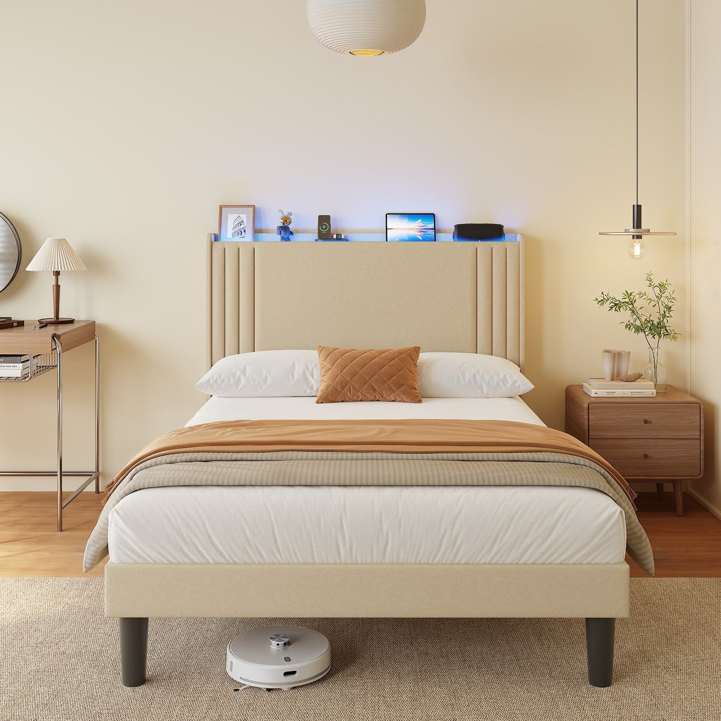 Letto imbottito con canali verticali queen/full e testiera wingback