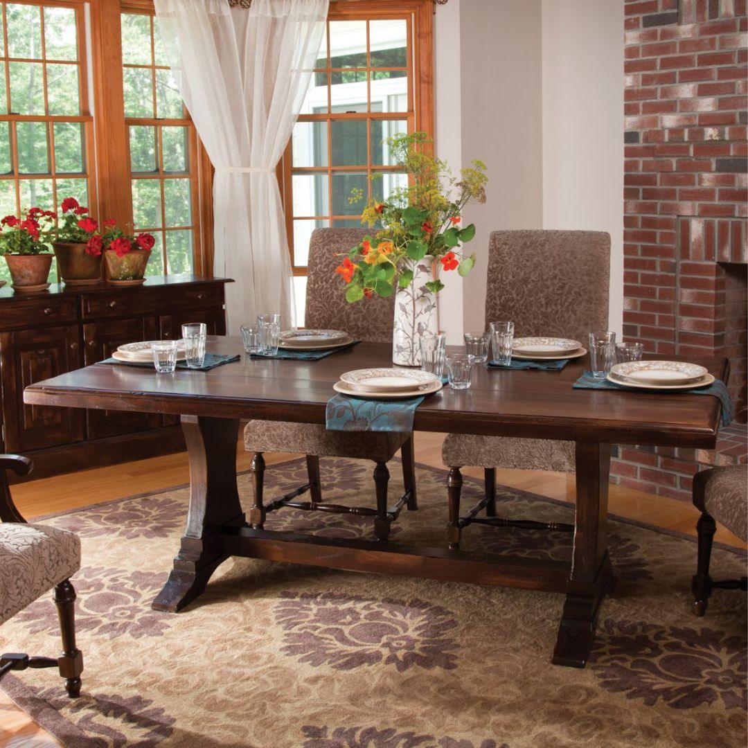 Tavolo da pranzo rustico con cavalletto