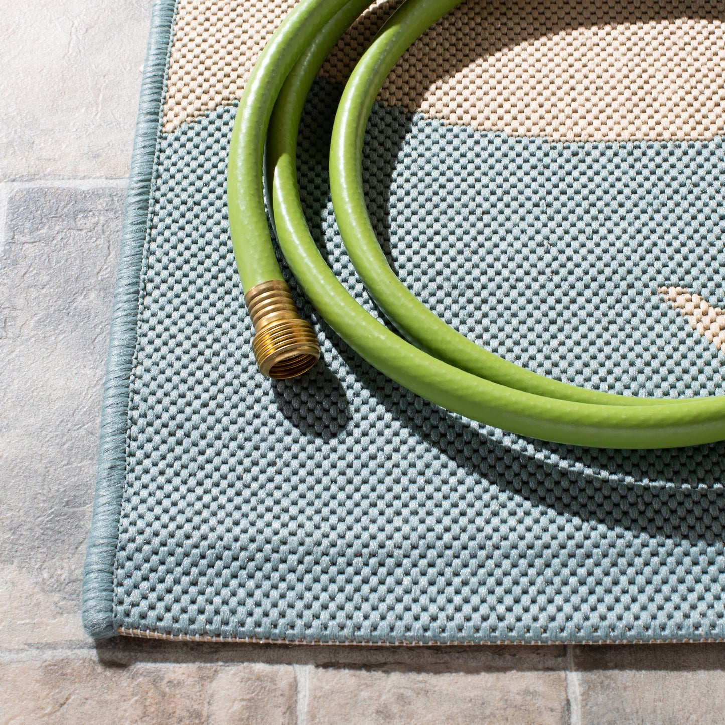 Tappeto da giardino impermeabile per interni ed esterni SAFAVIEH Courtyard Ragne