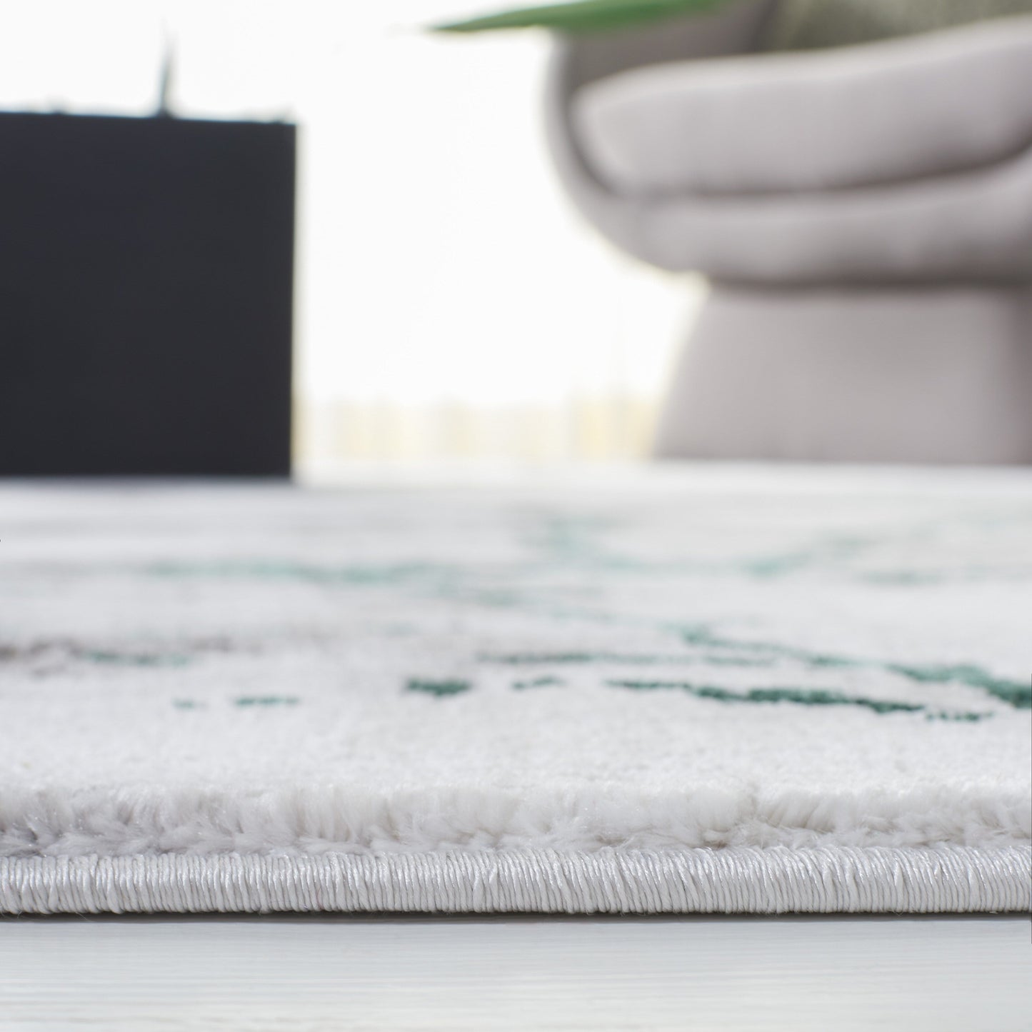 Tappeto moderno astratto Miyase di SAFAVIEH Craft