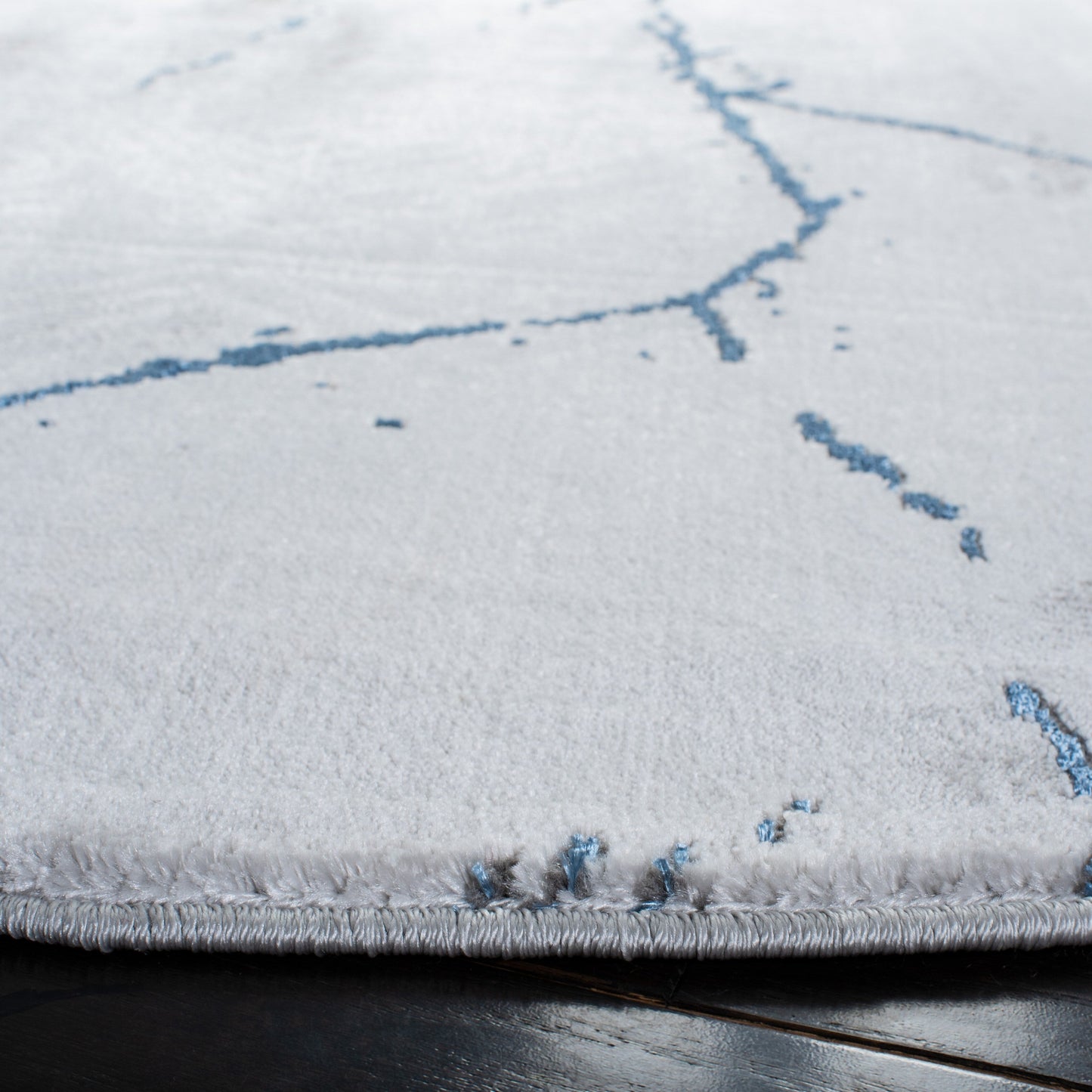 Tappeto moderno astratto Miyase di SAFAVIEH Craft