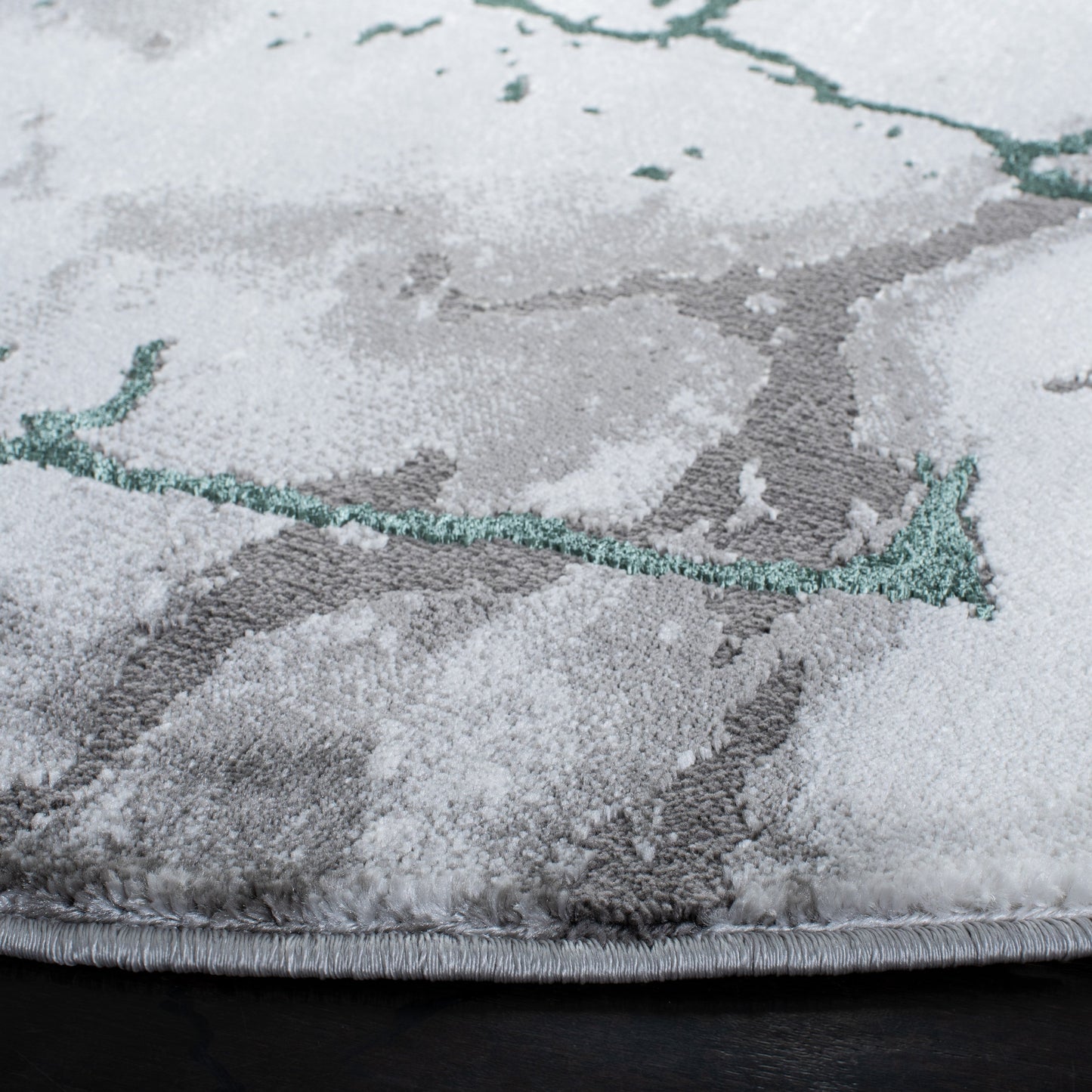 Tappeto moderno astratto Miyase di SAFAVIEH Craft