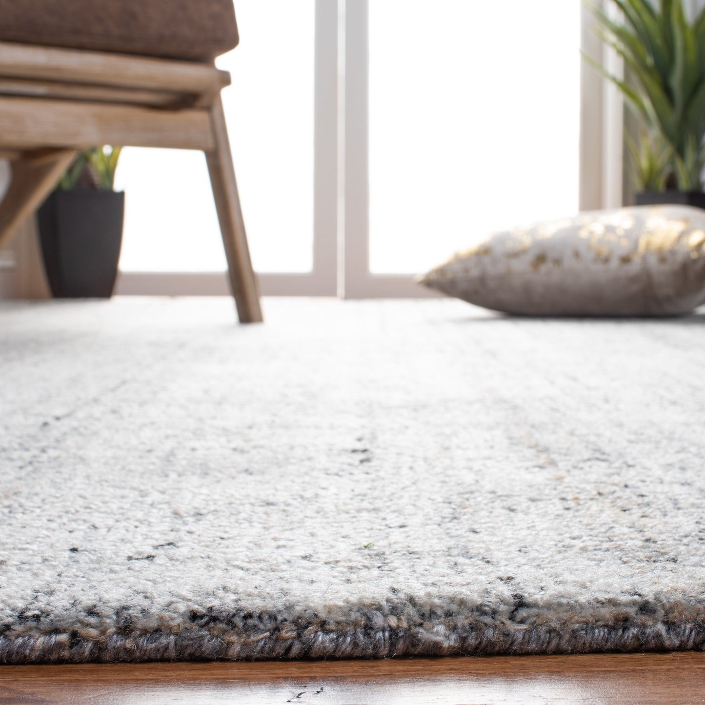 Tappeto moderno in viscosa corallo astratto fatto a mano SAFAVIEH